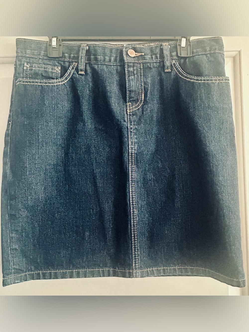 Vintage 2006 Gap 1969 Classic Dark Blue Denim Skirt - Women's straight skirt.